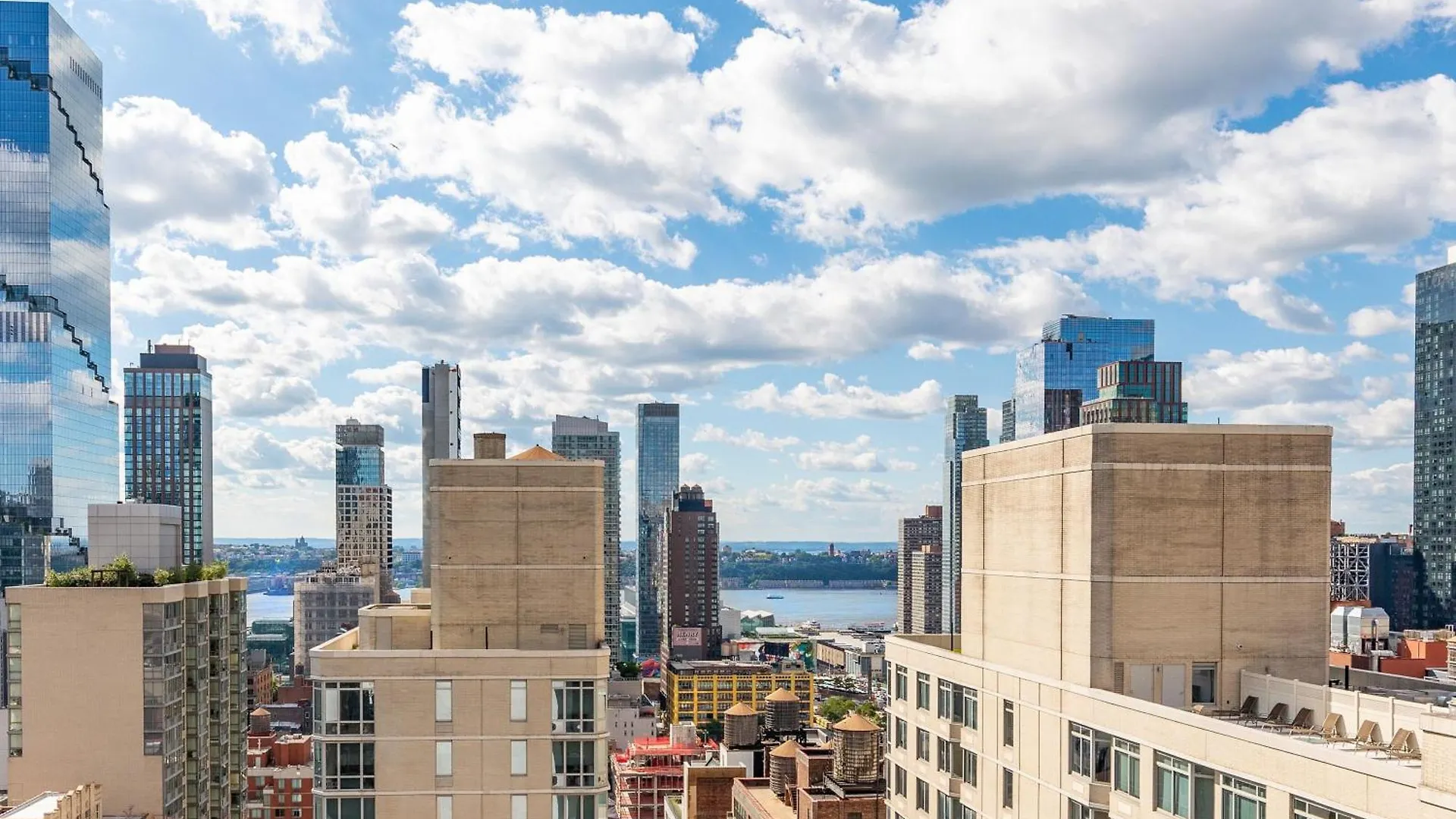 Courtyard By Marriott Times Square West Hotel New York 3*,